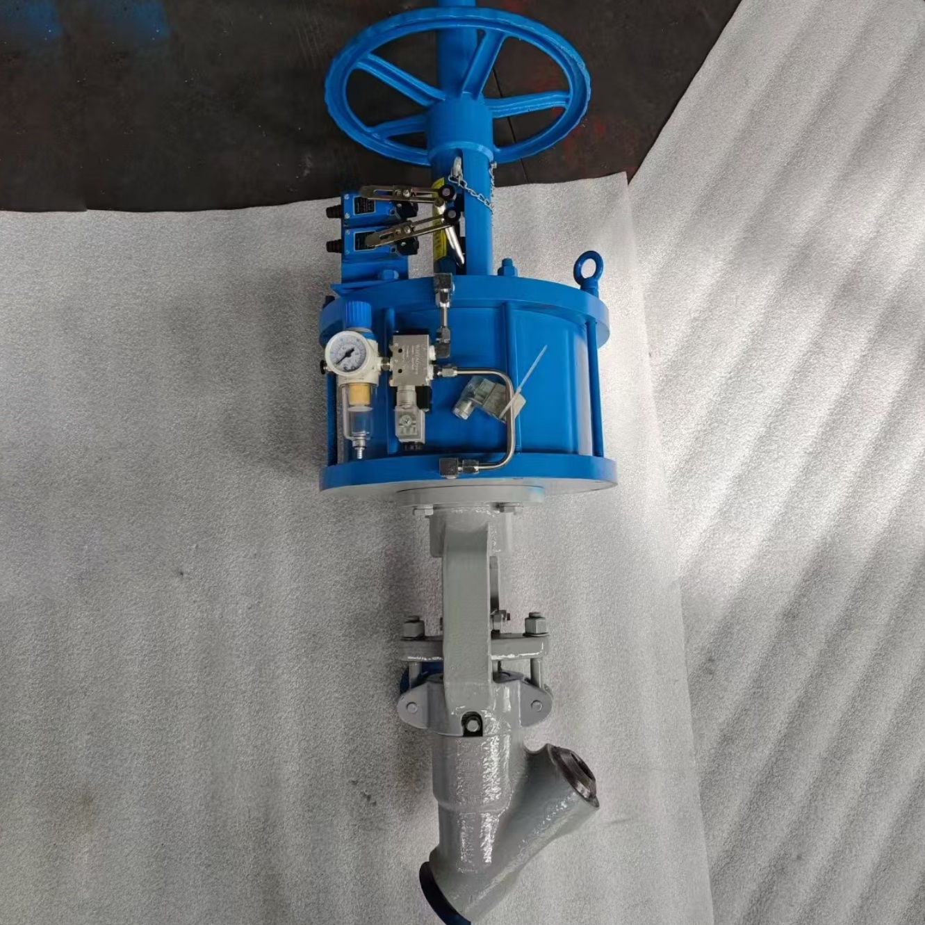 J665Y Y Type Pneumatic Globe Valve